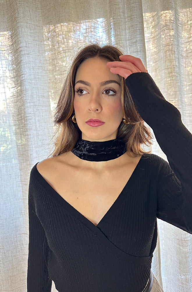 Black velvet scarf