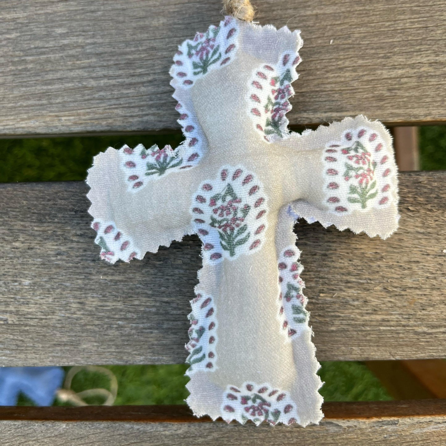 Pack Cross and Medallion medium Virgin Mary garnet and green