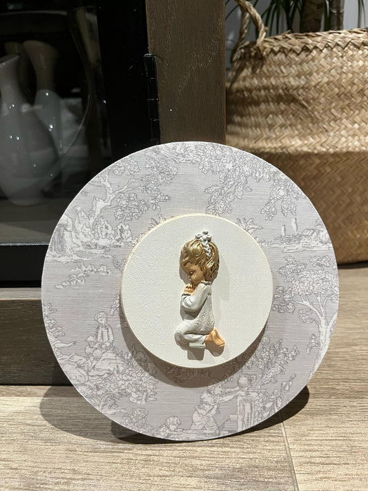 Cuadro niña rezando gris estampado