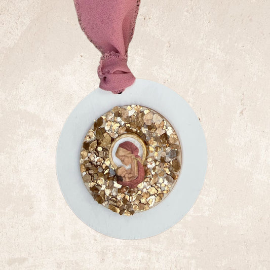 Medium medallion Virgencita gold III