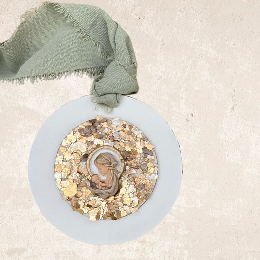 Medium medallion Virgencita gold II