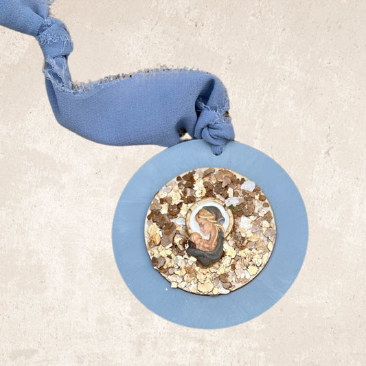 Medium medallion Virgencita gold IV