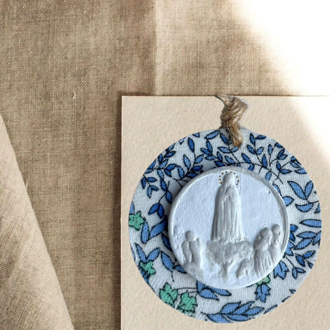 Medallón mini Virgen de Fátima azul y verde