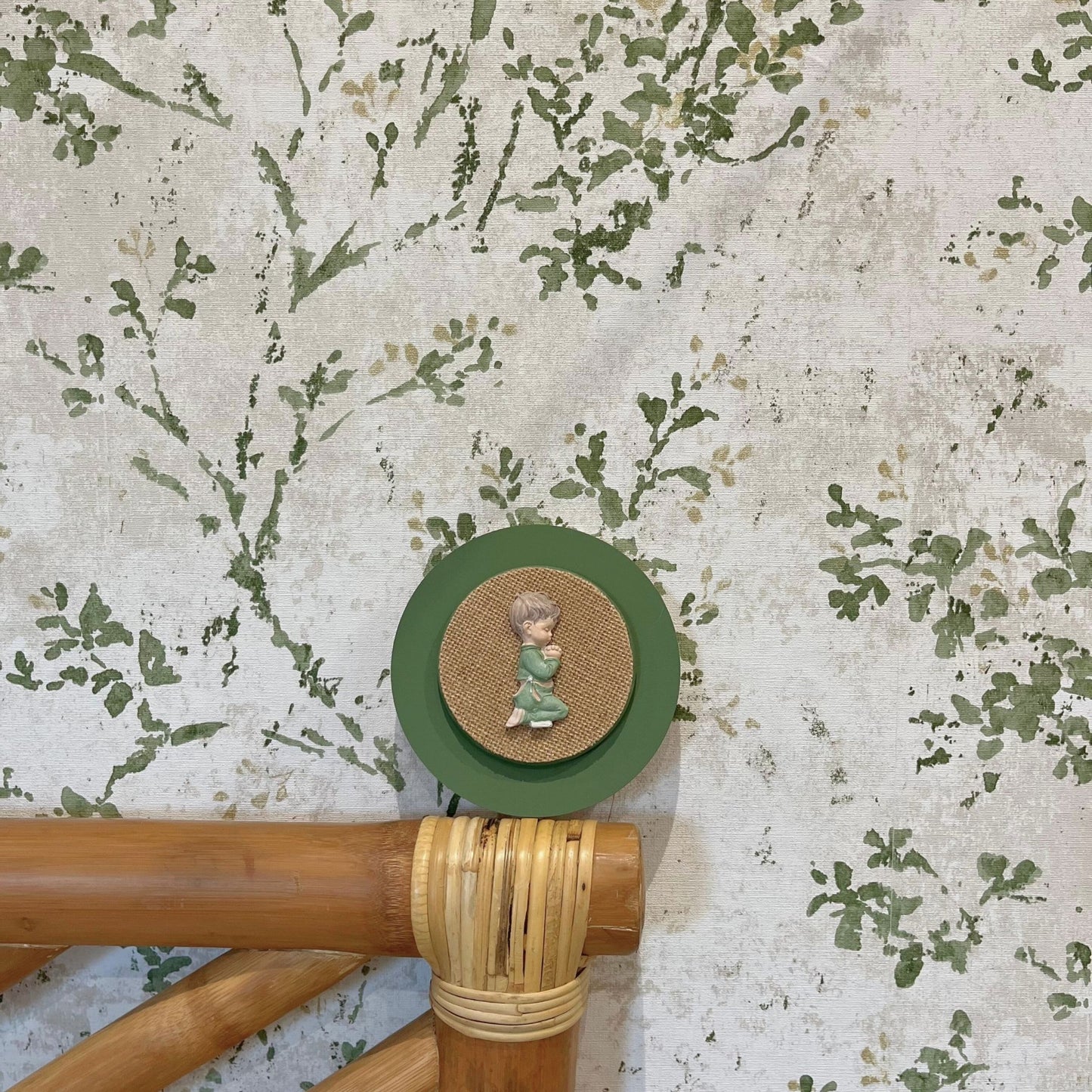 Green praying boy painting