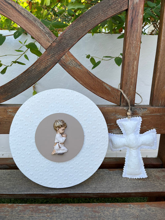 Pack Cruz y Cuadro grande niño rezando plumeti