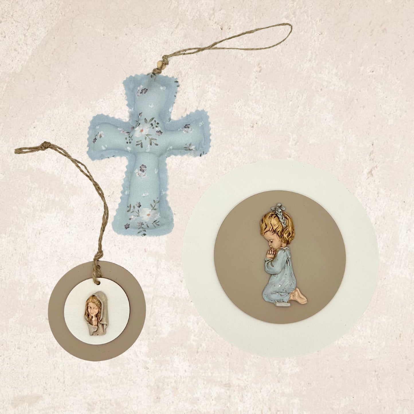 Cuadro mediano niña rezando topo