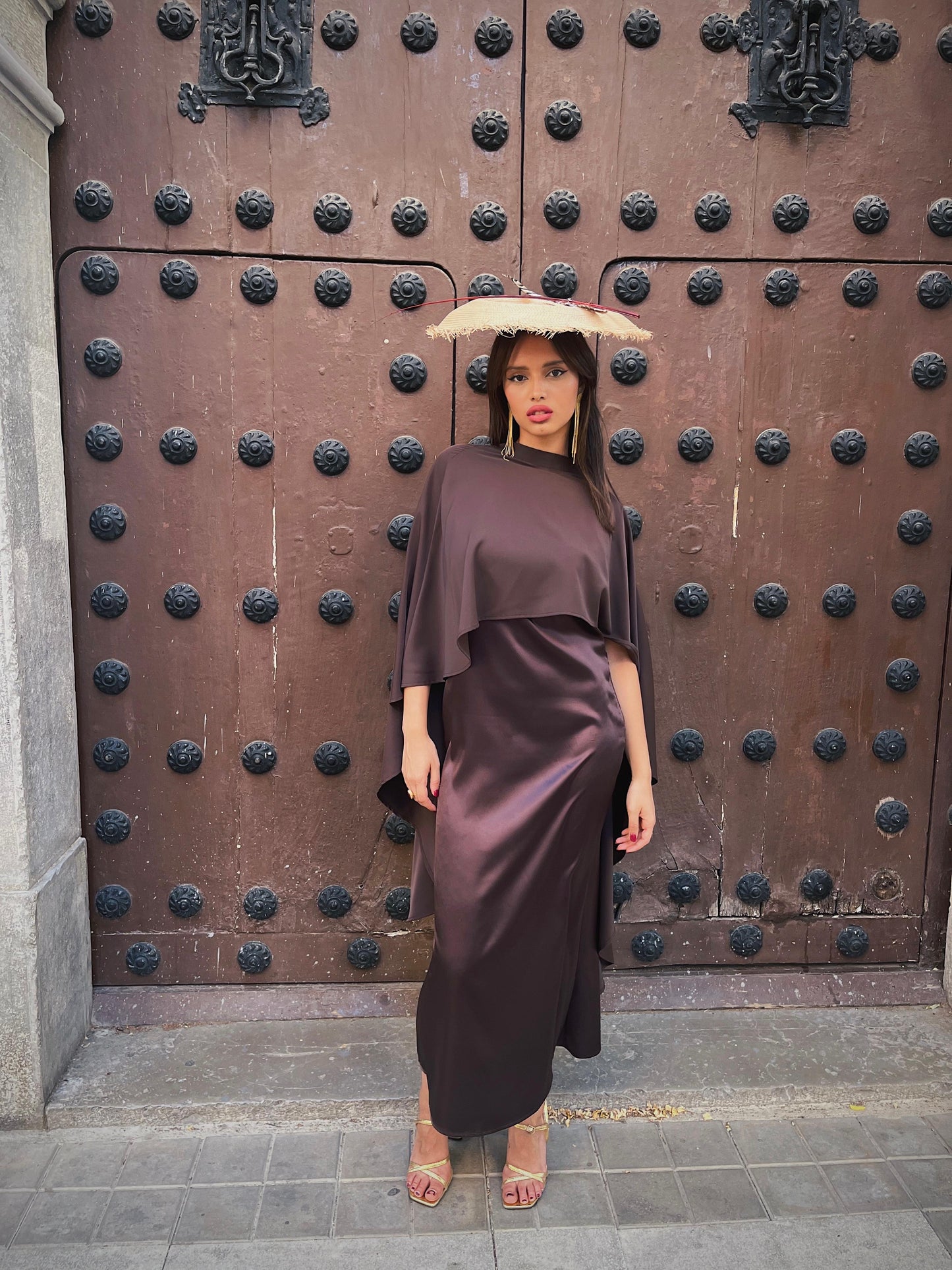 Vestido Amero y Capa