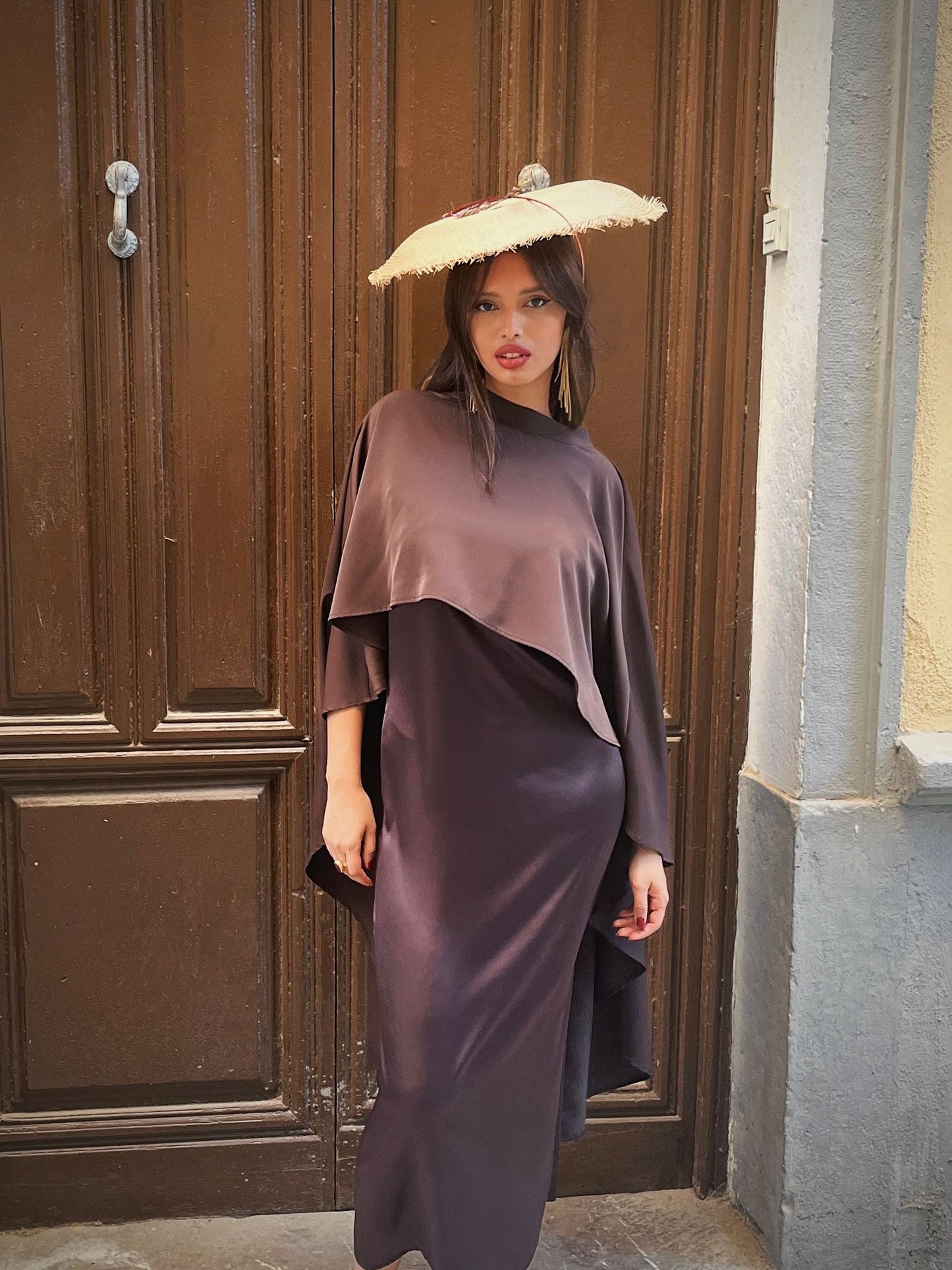 Vestido Amero y Capa