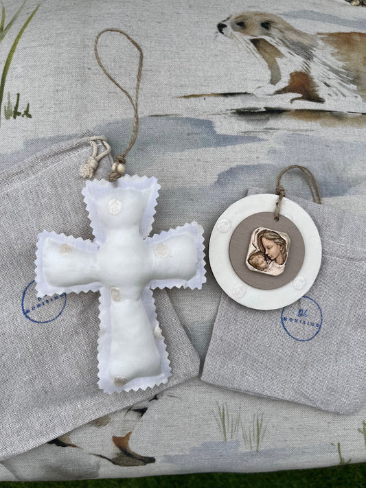 Pack BAUTIZO Cruz y Medallón mediano Virgencita bodoques