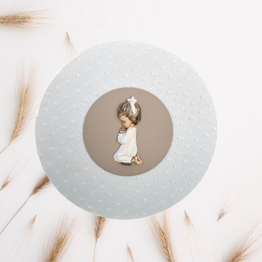 Cuadro niña rezando plumeti blanco y topo