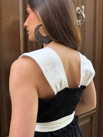 Top Linde blanco y negro