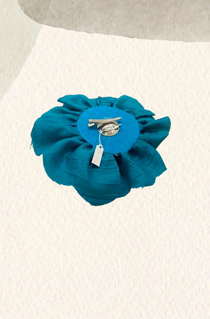 Turquoise Pipi Flower